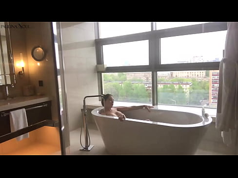❤️ Enorme babe die hartstochtelijk haar poesje aftrekt in de badkamer ❤❌ Sex video at nl.assistentai.ru ❌