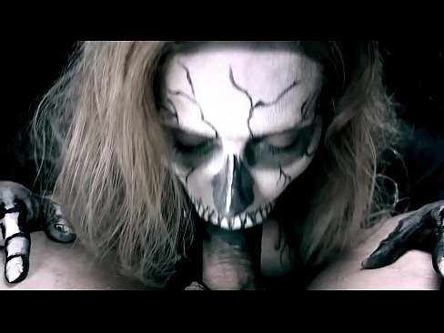❤️ Demon girl zuigt pik met haar zwarte mond en slikt sperma. ❤❌ Sex video at nl.assistentai.ru ❌